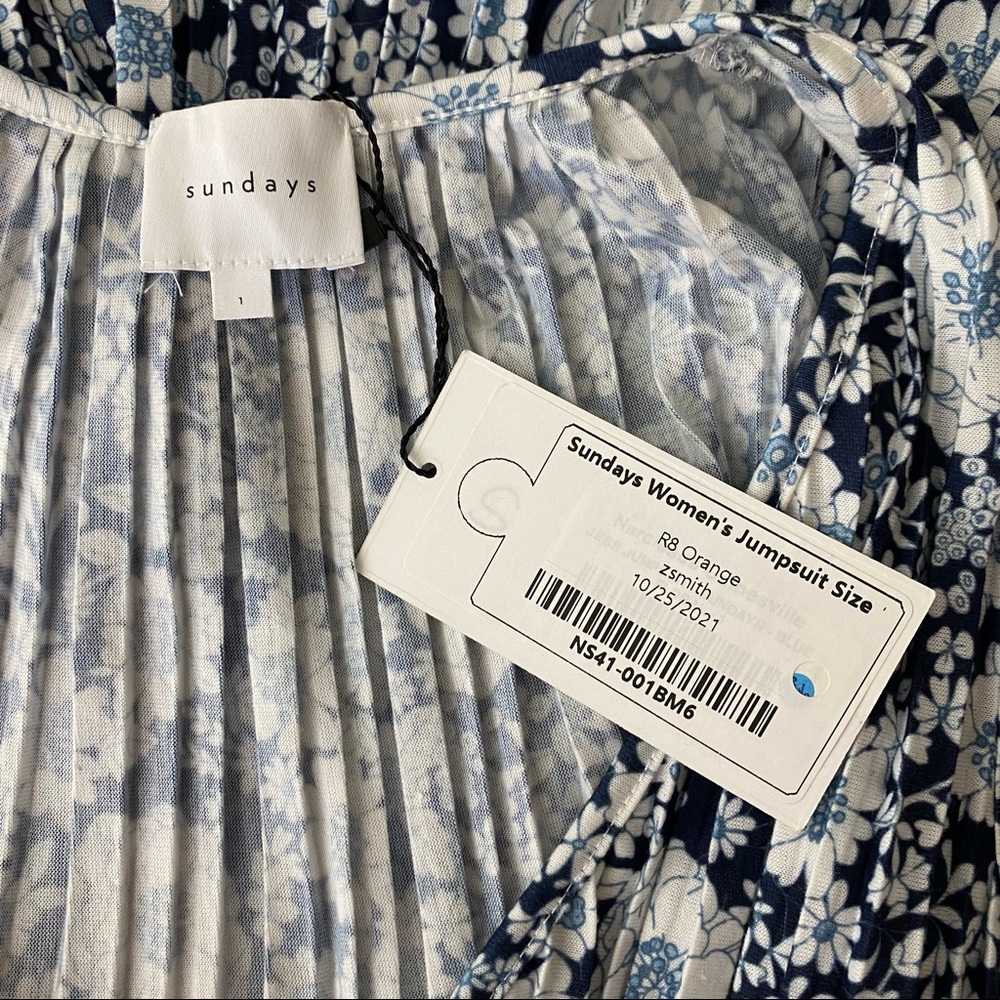 Sundays NWT Jess Jumpsuit Blue Floral Crossover - Picture 7 of 10